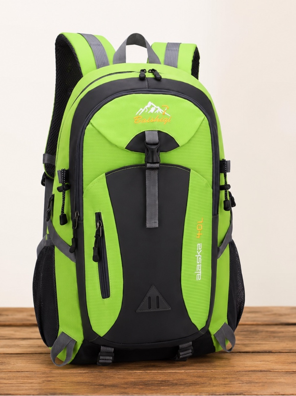 Alaskka 40L Green and Black Outdoor Backpack